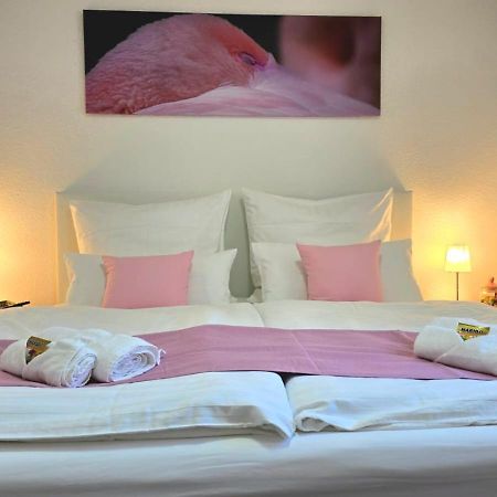 Happy Homes Pink - Up To 5 - Kueche - W-Lan - Netflix - Honig - Badewanne Nidda Zewnętrze zdjęcie