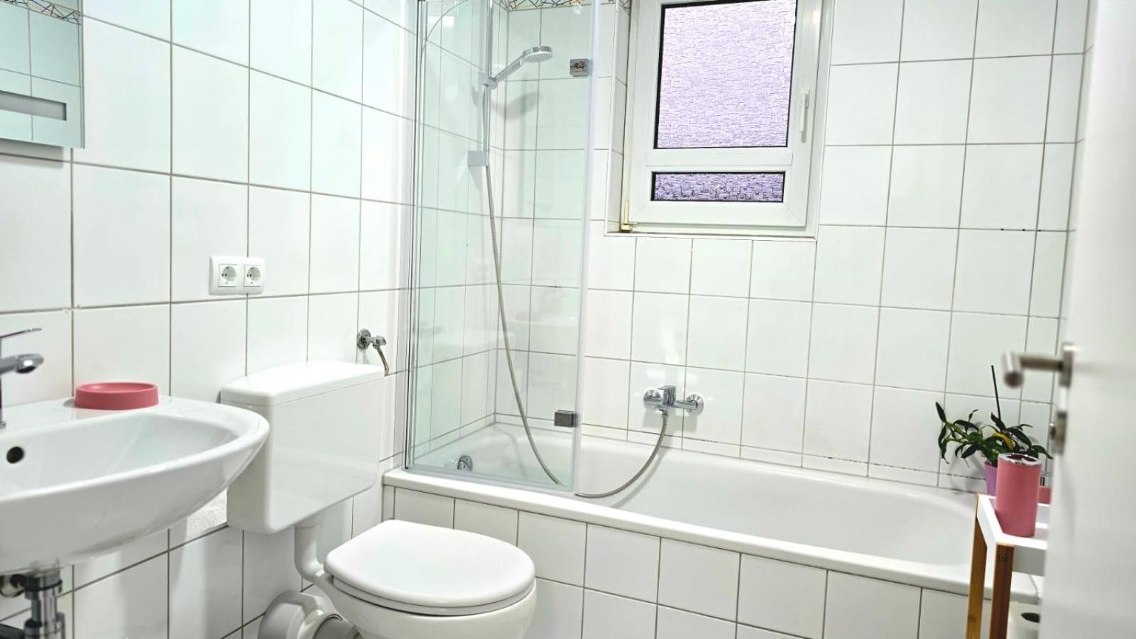 Happy Homes Pink - Up To 5 - Kueche - W-Lan - Netflix - Honig - Badewanne Nidda Zewnętrze zdjęcie