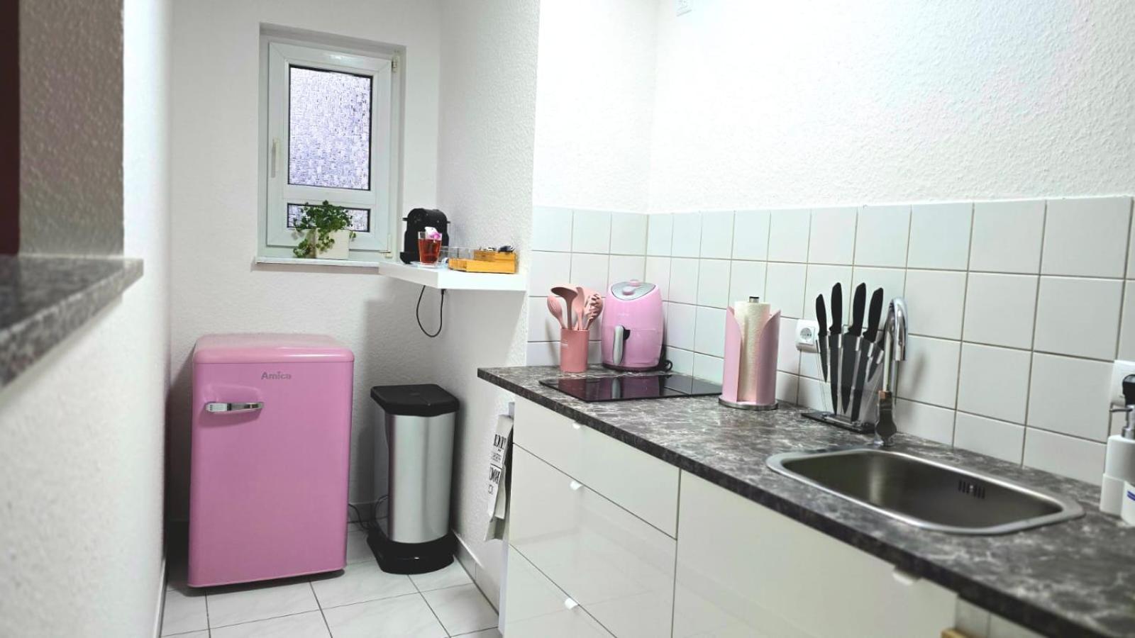 Happy Homes Pink - Up To 5 - Kueche - W-Lan - Netflix - Honig - Badewanne Nidda Zewnętrze zdjęcie