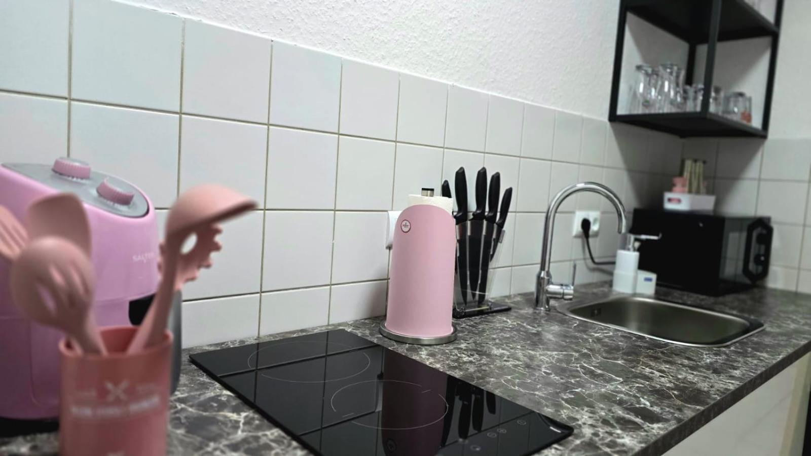 Happy Homes Pink - Up To 5 - Kueche - W-Lan - Netflix - Honig - Badewanne Nidda Zewnętrze zdjęcie