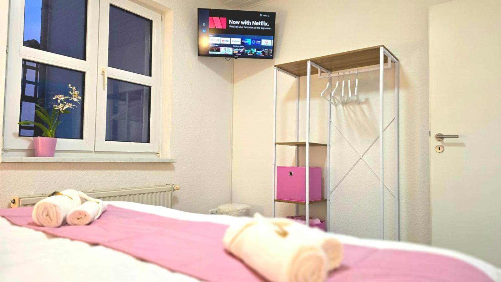 Happy Homes Pink - Up To 5 - Kueche - W-Lan - Netflix - Honig - Badewanne Nidda Zewnętrze zdjęcie