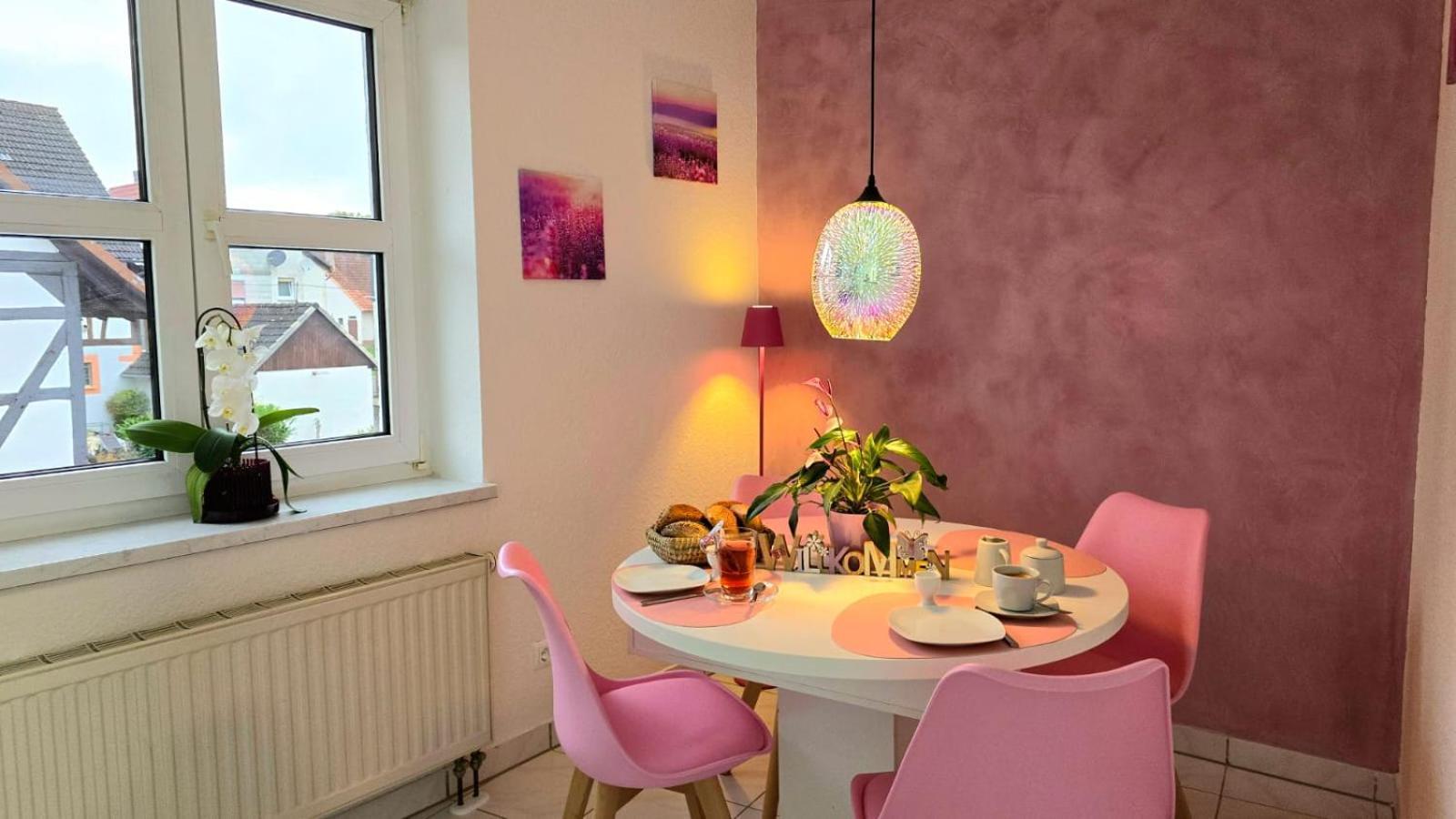 Happy Homes Pink - Up To 5 - Kueche - W-Lan - Netflix - Honig - Badewanne Nidda Zewnętrze zdjęcie