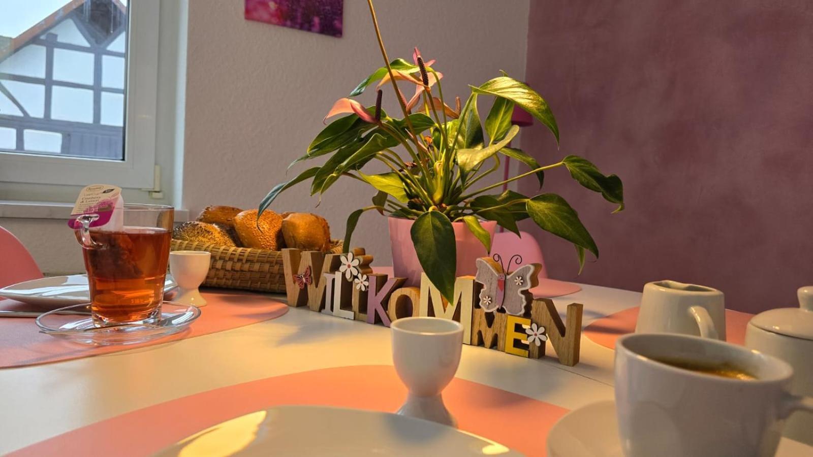 Happy Homes Pink - Up To 5 - Kueche - W-Lan - Netflix - Honig - Badewanne Nidda Zewnętrze zdjęcie