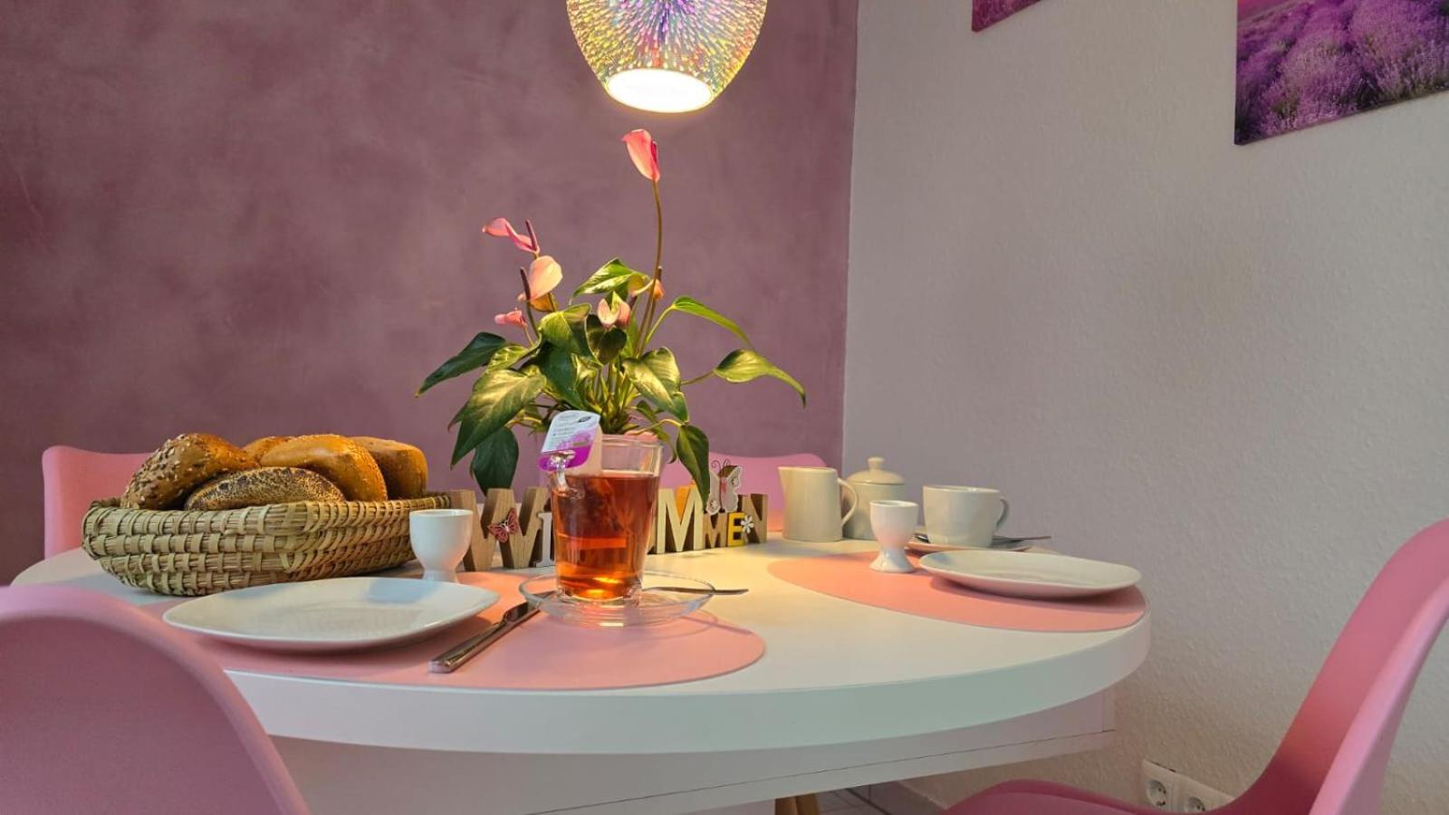 Happy Homes Pink - Up To 5 - Kueche - W-Lan - Netflix - Honig - Badewanne Nidda Zewnętrze zdjęcie
